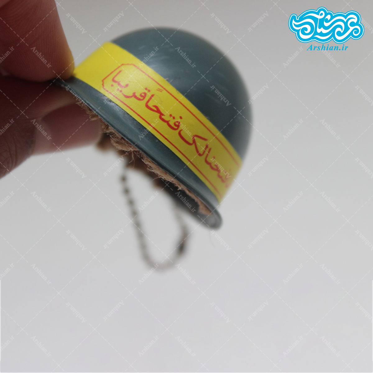 سرکلیدی با طرح کلاه جنگی