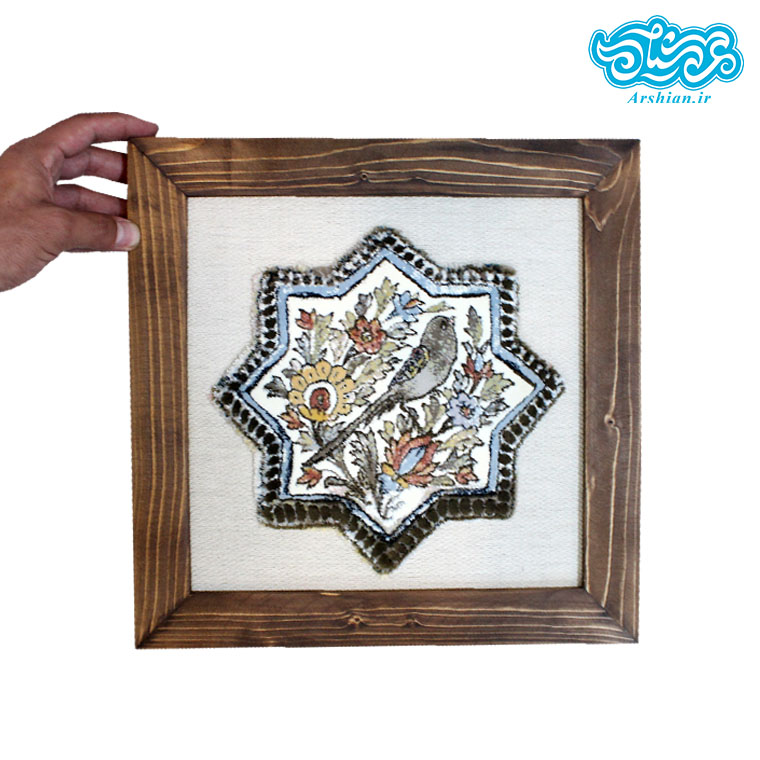 تابلو فرش با طرح گل ومرغ