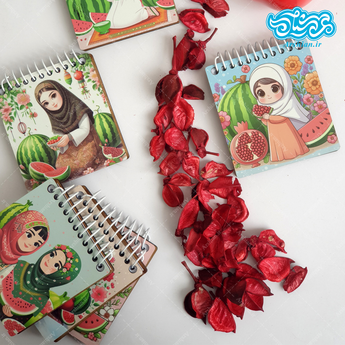 دفترچه چوبی دخترانه طرح شب یلدا