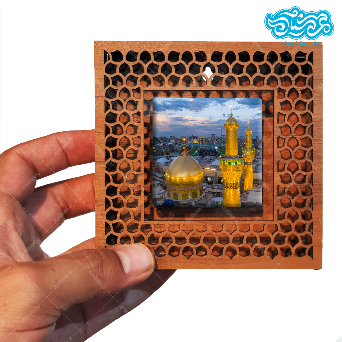 قاب کاشی دور مشبک با طرح گنبد امام حسین (ع) کد h514