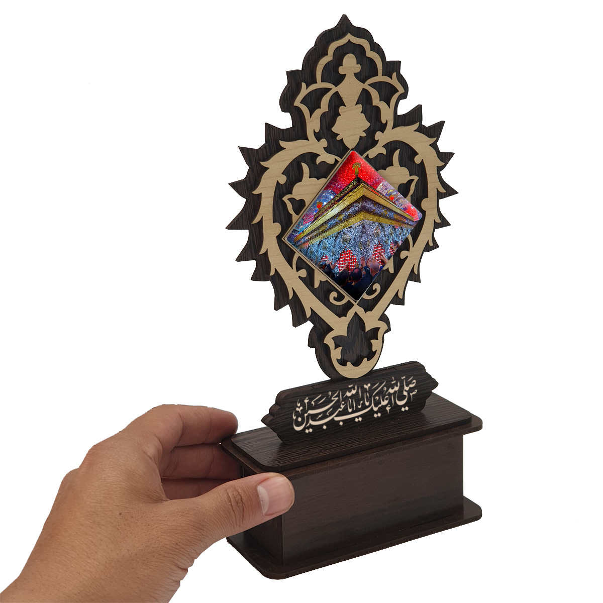 تندیس کاشی با طرح ضریح امام حسین (ع) با قاب چوبی کد th505