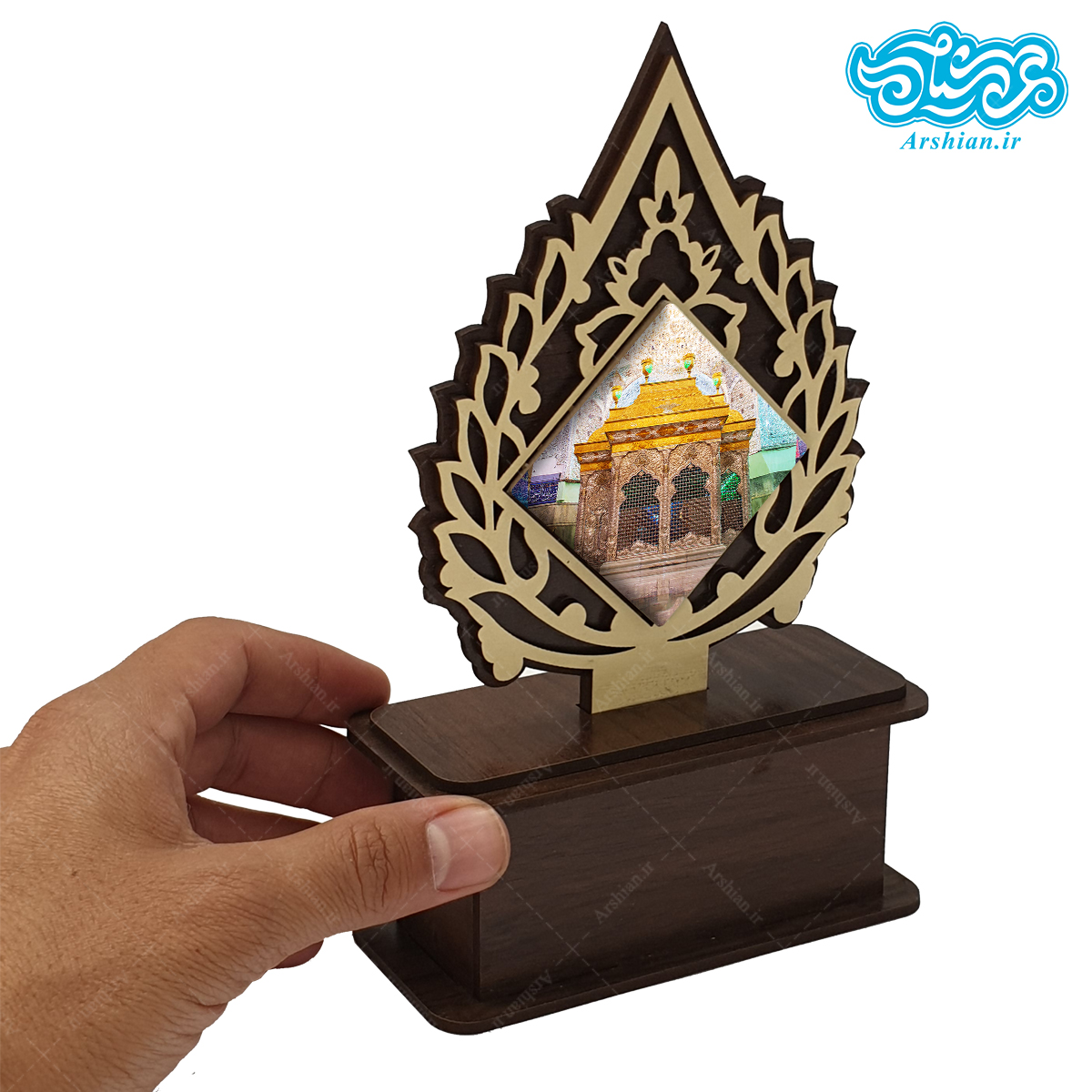 تندیس کاشی با طرح ضریح امام حسین (ع) با قاب چوبی کد th502