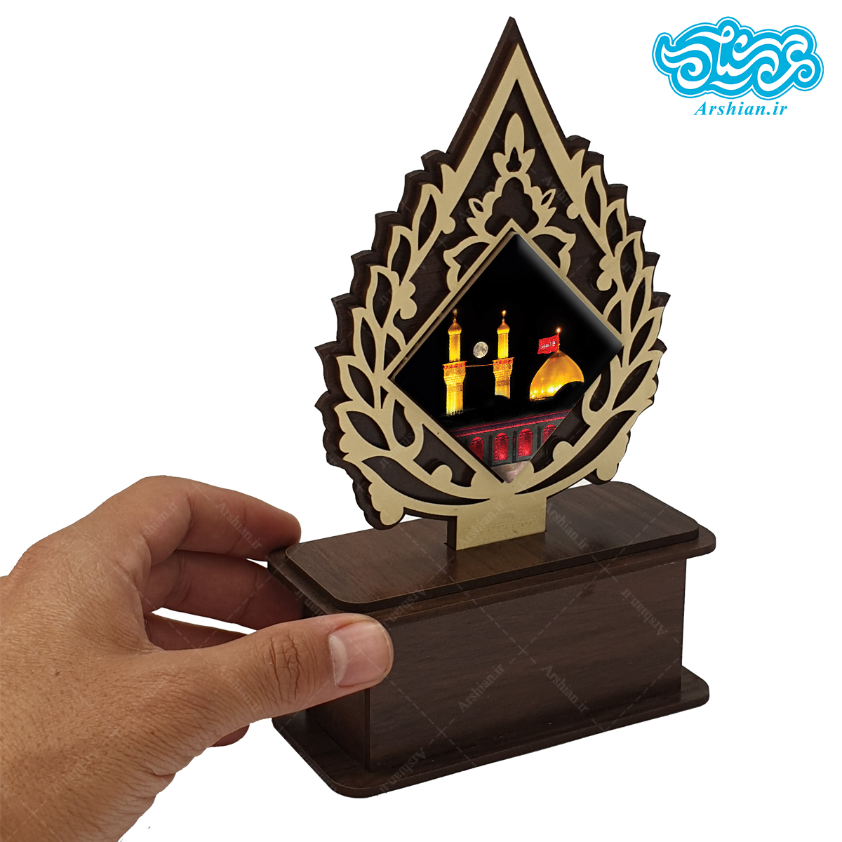 تندیس کاشی با طرح گنبد امام حسین (ع) با قاب چوبی کد th503