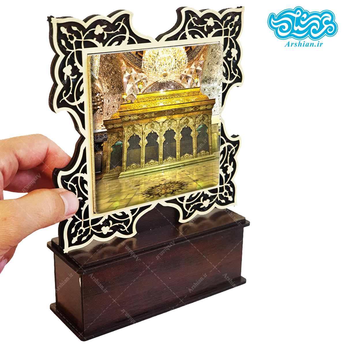 تندیس کاشی با طرح ضریح امام حسین(ع) با قاب چوبی کد th517