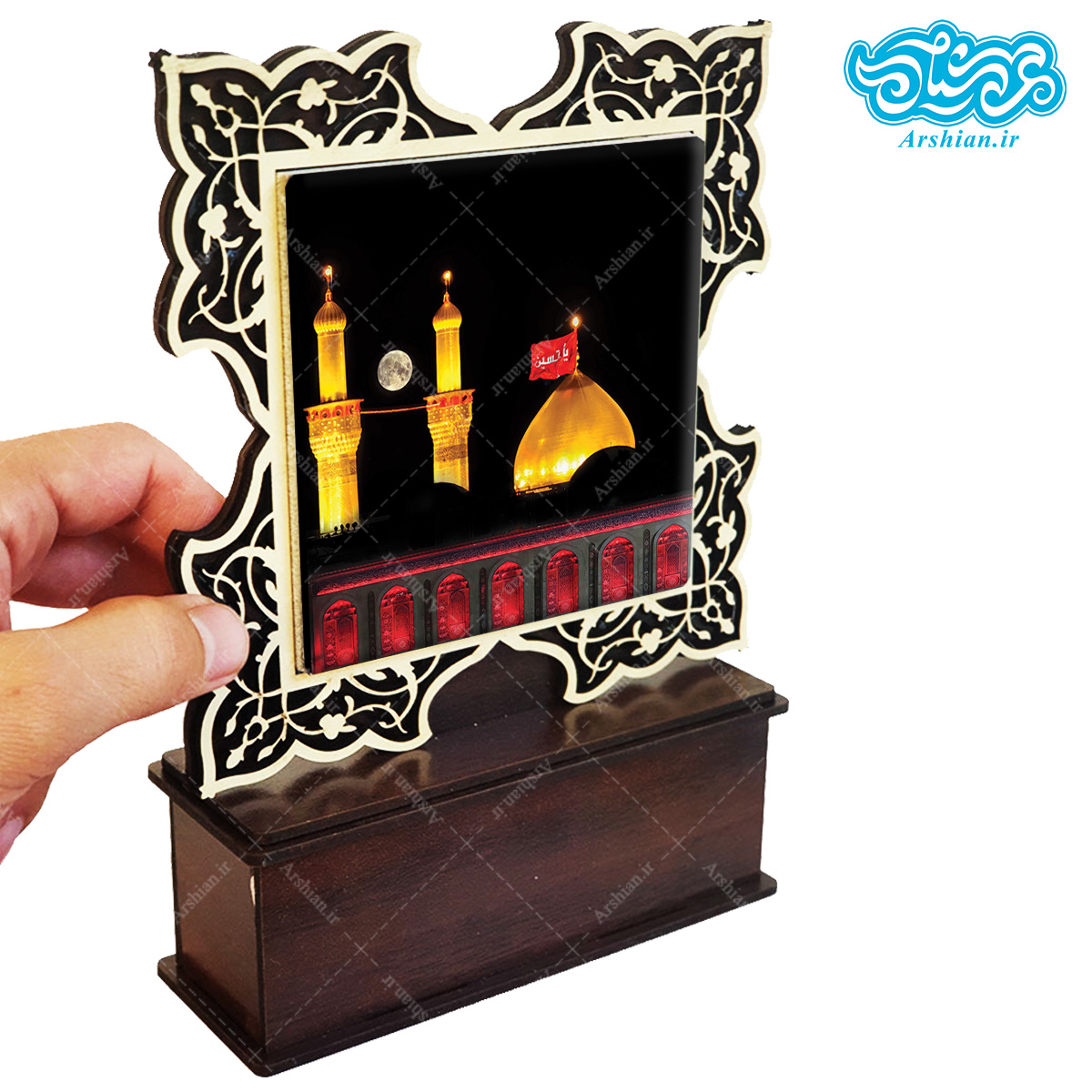 تندیس کاشی با طرح گنبد امام حسین(ع) با قاب چوبی کد th524